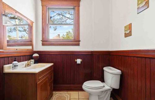 Large Historical Home for Groups Walk to Downtown! - Foto 36