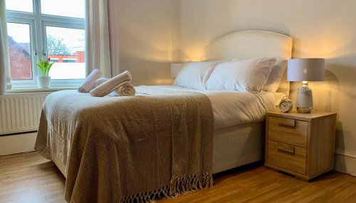 Spacious 6BR Victorian Home in 14 Somerford Near Wolverhampton Centre with Free Parking - Foto 3