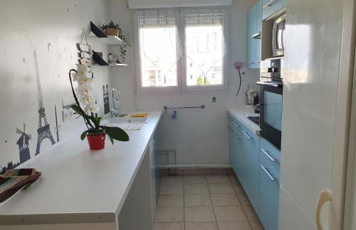 Élégant apt avec vue Tour Eiffel & parking privé - Foto 6