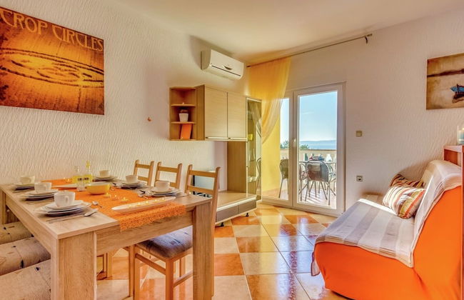 Alluring Apartment in Dramalj with Hot Tub - Foto 12