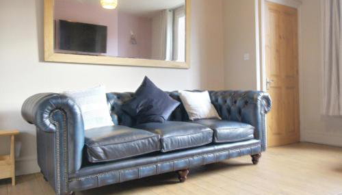 Lovely Hudds home, x4 double bedrooms & parking - Foto 3