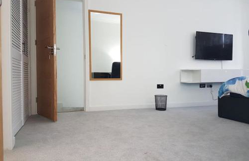 Contemporary ground flr maisonette- Entire place - Foto 17