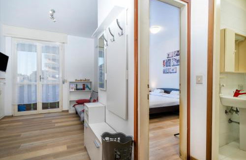 GuestHost - Zia Dina APT - with Balcony - Foto 10