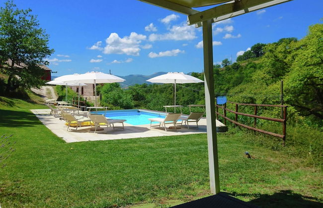 Spacious Villa With Pool in Fabriano Italy - Foto 46