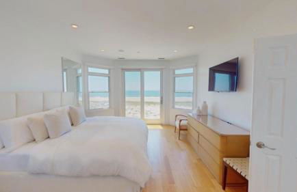 Spectacular 8 Bedroom Oceanfront Hamptons Beach House, Your Castle By The Sea ! - Foto 66