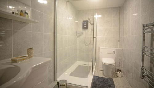 Summerfield Farm - Photo 4, Shower