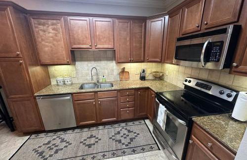 Upscale 2BR condo in Bocage area - Foto 12