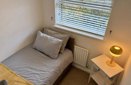 Great Parking and Spacious 3 Bedroom Home Andover - Foto 7