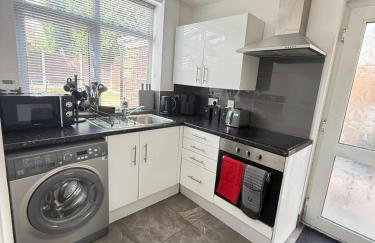 Families and Contractors Dudley DY1 - Foto 8