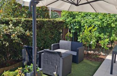 Lovely apartment with private garden and a swimming-pool - Foto 2