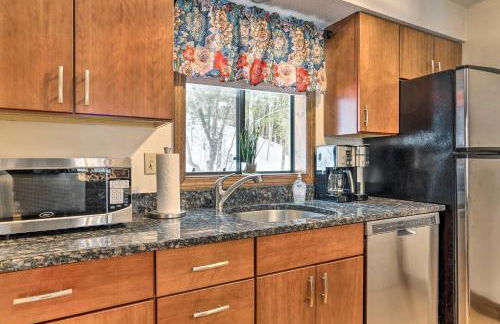 Hartford Escape with Fire Pit about 3 Mi to Ski and Golf! - Foto 10