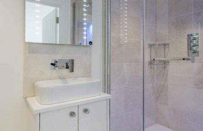 Pet-friendly Fulham 1-bed Apt, 2 Mins to Tube - Photo 17