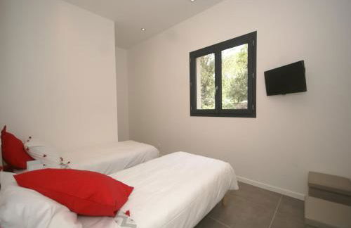 State of the Art Fixtures Villa in Vidauban with Pool - Photo 64