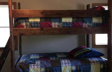 Stunning Getaway Cabin with Expansive Decks near Huntington, West Virginia - Foto 7