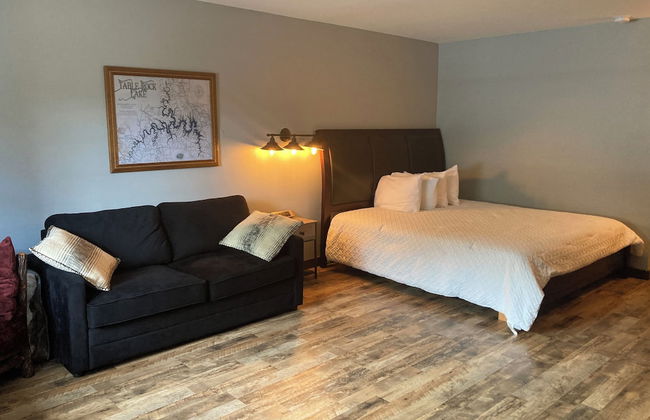 Gold Suites Rentals - Photo 5