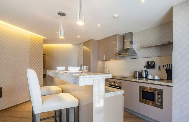 Modern 1BR Near Dubai Frame With City Views - Photo 12