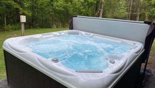 Retro Retreat Charming Home with Hot Tub & Fire Pit - Foto 2