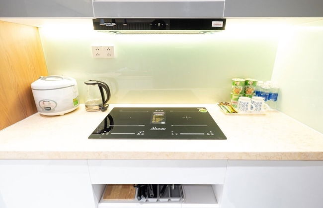 Happy Light Apartment in the Cardinal Court - Photo 18