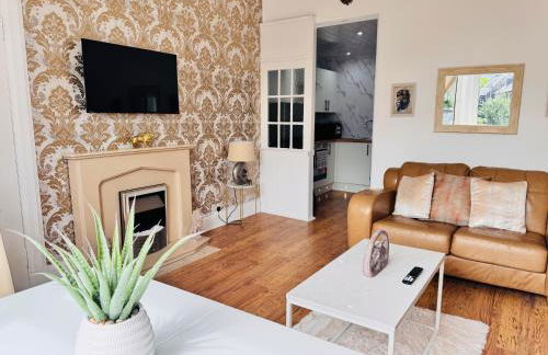 THE RESTING LION - Gourock Town Center Holiday Home Apartment - Foto 15