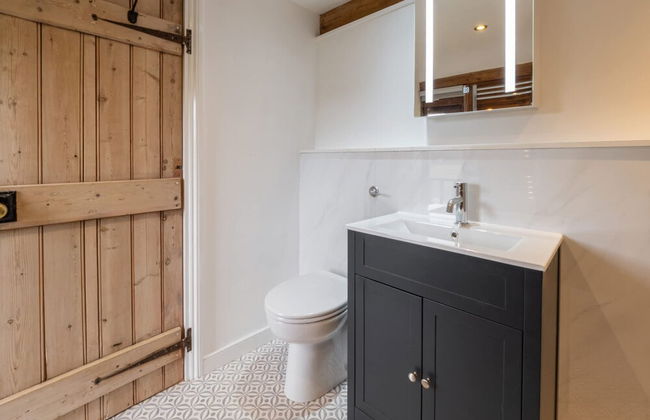 Host Stay Downs Farm Granary - Photo 12