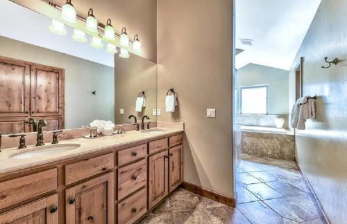 Lv12 luxury villa with hot tub, close to skiing - Foto 12