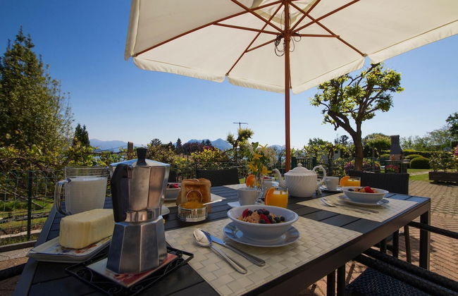 The Cottage on the Lake - Photo 1