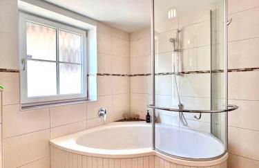 Hasenchalet Ruhpolding, Whg2 50m2, Badewanne, Chiemgau-Karte - Foto 3