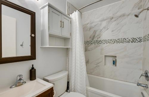 Pasadena Hideaway with Game Room and Fire Pit! - Foto 27