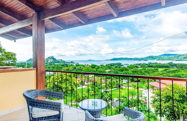 2-Bedroom Condo with Ocean View and Pool - Photo 1