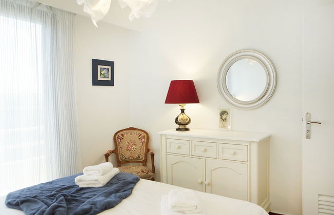 Luxury Apartment with Exceptional View - Photo 8