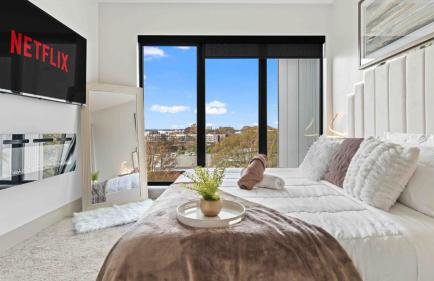 NEW! ChateauOasis PenthouseViews KingBed - Foto 11