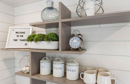 The Tiny 'Tainer - Tiny Container Home w. Hot Tub! - Foto 17