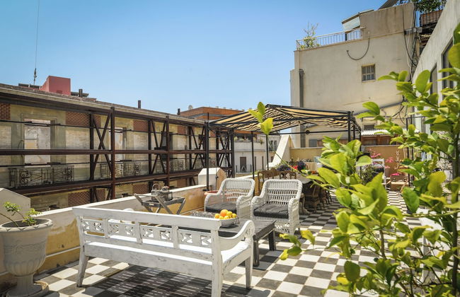 Elegant 1BR Apt w Balcony in the City - Photo 33