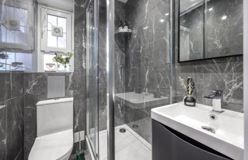 Cosy 4-Bedroom Apartment next to Borough - Foto 57