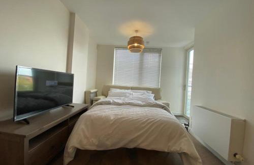Central Milton Keynes hub one bedroom secured apartment - Foto 3