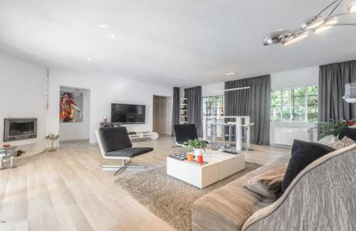 Stylish Ibiza Villa Near Beaches Private Pool & Lush Garden - Foto 8