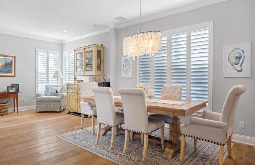 Stunning Beach Getaway - Steps to Ocean - Foto 19