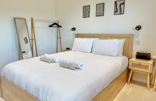 Eco-Friendly Highland Suite with Mountain Views - Photo 9