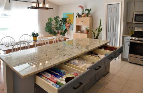 Artisan's Retreat - Poolside Paradise Near Disney - Foto 29