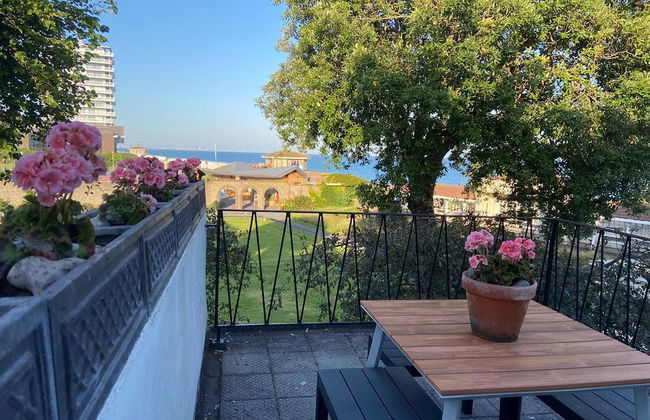 Warwick House - Photo 63