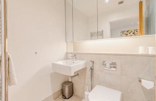 Upscale 3BR Apt w balcony, 3min railway station - Foto 30