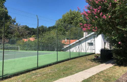 L'écrin vert - proche gare, piscine , tennis, wifi - Foto 14