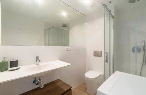 Central Market Deluxe Apartments - Photo 9