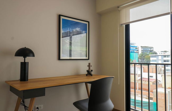 w Glorious 1BR w Balcony in Miraflores - Photo 11