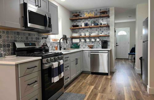 Fairview Terrace-Brand New 3BDRM, Central Location - Foto 5