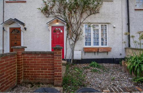 Cosy 3BR House by D3 Short Stay, Sleeps 8, Free on-site Parking & Garden - Foto 43