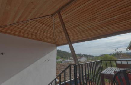 Large, converted farmhouse with pool - Foto 10