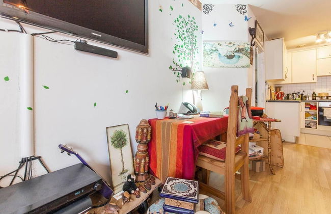 Amazing Riverside Boheme Home in SW London! - Foto 15