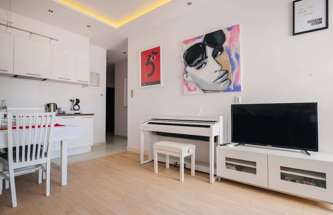 Modern Apartment Across the Ponds - Foto 16