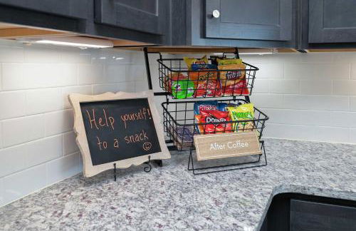 Spacious Hazel Green Home with Fireplace, Yard! - Foto 15